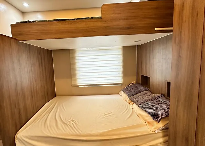 Cozy Modern Loft In Cubao Hotel